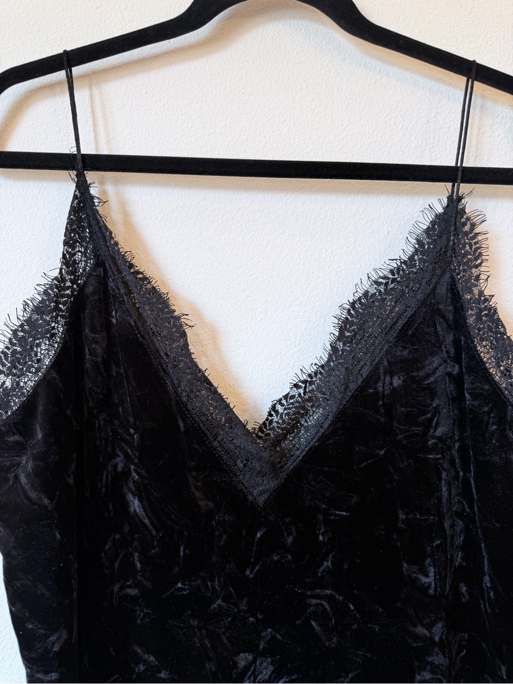 Zara Black Velvet Lace-Trim V-Neck Camisole - Picture 3 of 4